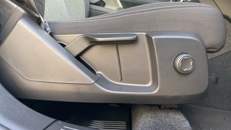 Volvo XC40 2.0 B3P Core 5dr Auto Petrol Estate